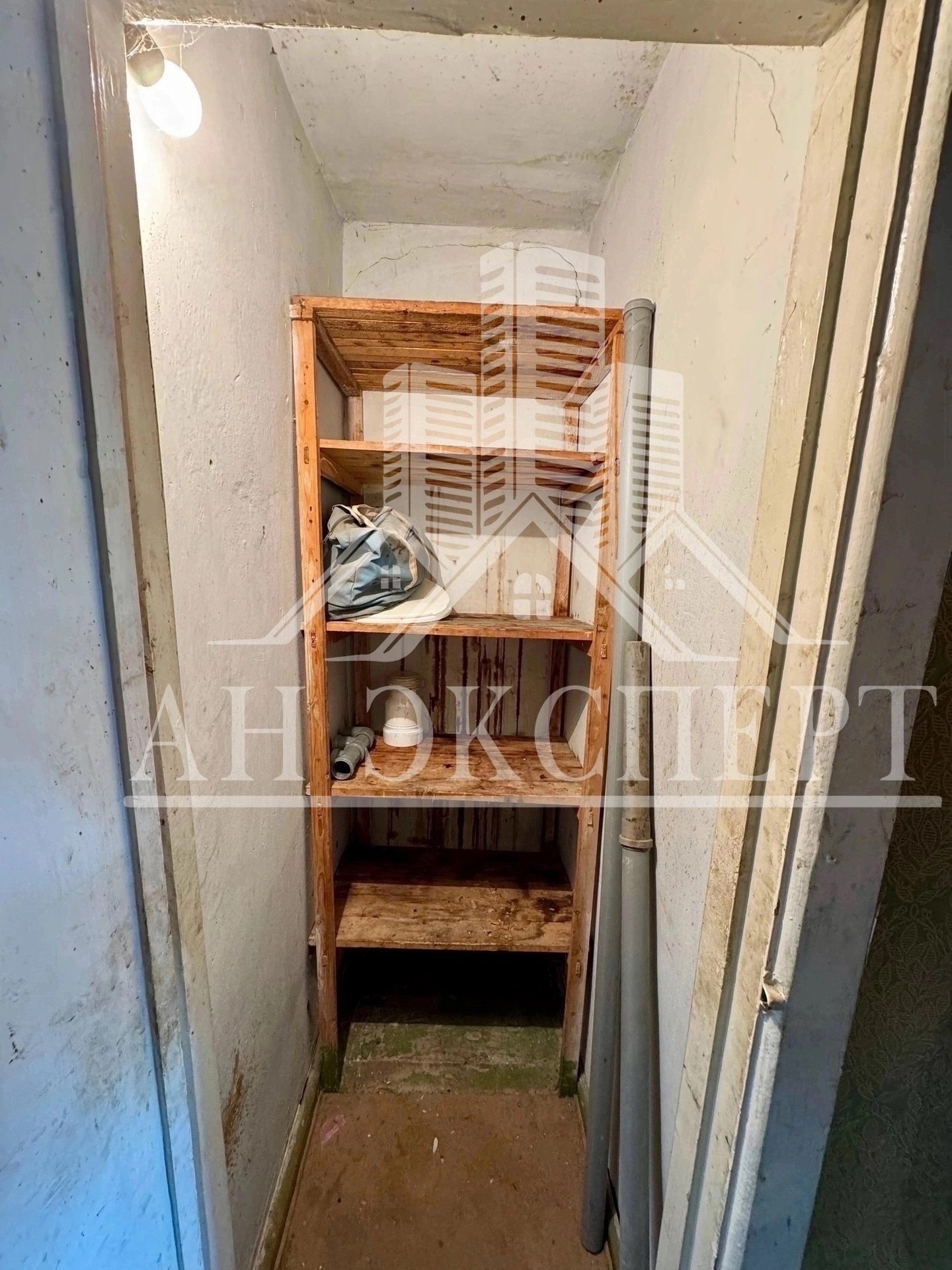 🔑 ПРОДАМ 2-КОМНАТНУЮ КВАРТИРУ🔑 🔥🔥🔥ВЫГОДНАЯ ЦЕНА 🔥🔥🔥 📍 г. Стаханов, проспект Ленина, д. 49 ✅ 🏢 4/4 эт. 💼 Полный пакет документов, квартира готова к продаже ✅ ✍ ОПИСАНИЕ: 🔹 Просторная и тёплая двухкомнатная квартира с удобной планировкой 🏡 🔹 Дом с перекрытой крышей — протечек нет! ⚒ 🔹 Установлены новые батареи ...