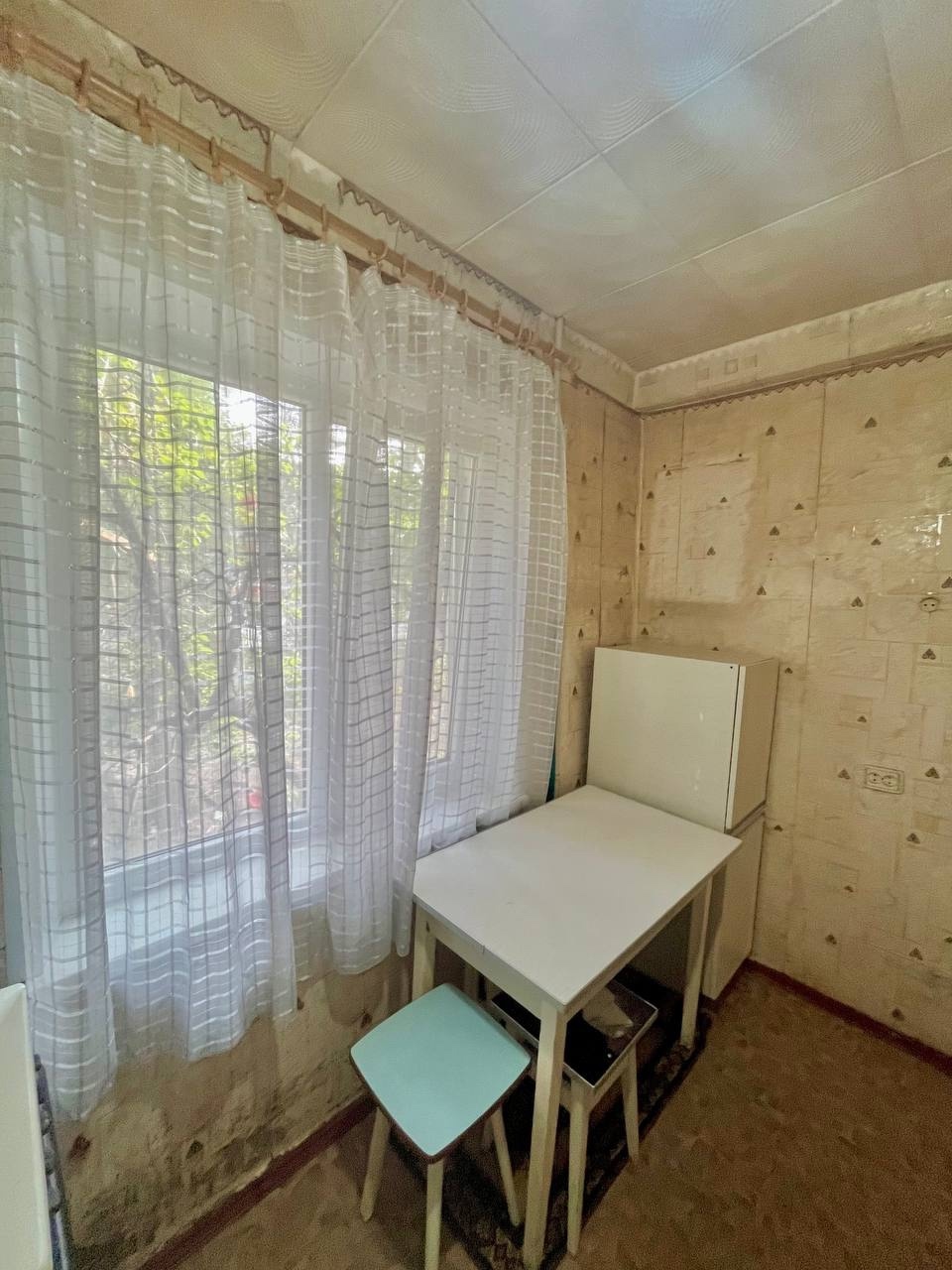Продам 2-кк. квартиру на кв. Гагарина, 3/5эт. Общая площадь 45м2. Квартира в жилом состоянии, не угловая, теплая. Отопление центральное Окна м/п. Комнаты смежные. С/у раздельный Отличное месторасположение. Школы, детские сады, супермаркеты, хорошо развита вся инфраструктура, рынок, остановка транспорта с хоро...